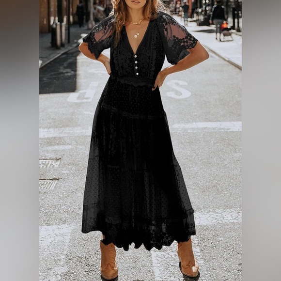 Beautiful Boho Chic Black Lace Maxi Dress - Picture 2 of 9